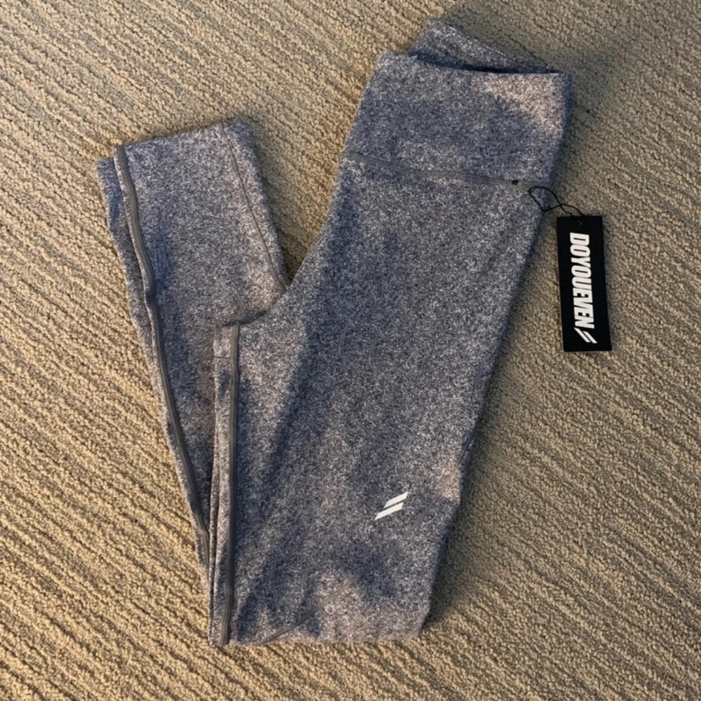 NWT Doyoueven grey marl workout leggings